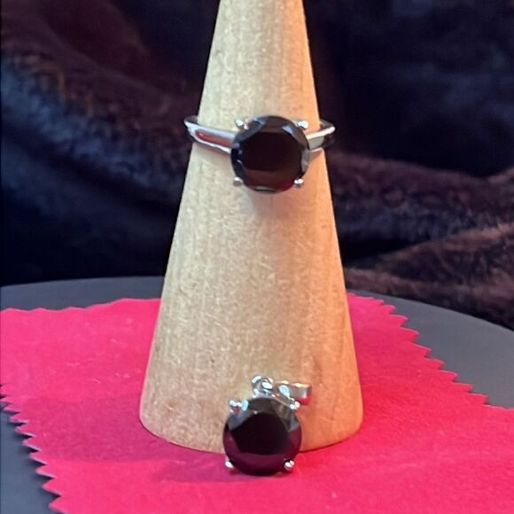 Thai Black Spinel Solitaire Ring and Pendant in Stainless Steel 9.10 ctw - Picture 3 of 14